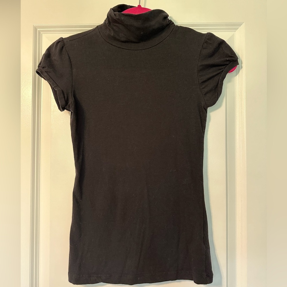 Forever 21 Black Turtleneck Tee. Size small.